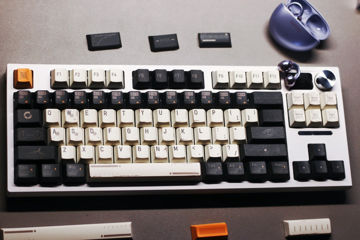 Interstellar Cherry Profile 1.7mm PBT 120+ Keys Keycaps Set