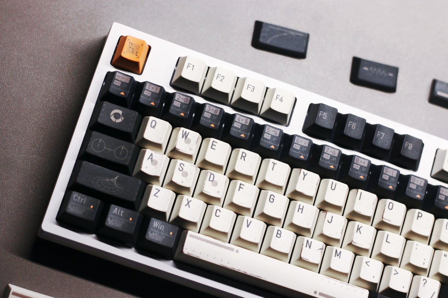 Interstellar Cherry Profile 1.7mm PBT 120+ Keys Keycaps Set