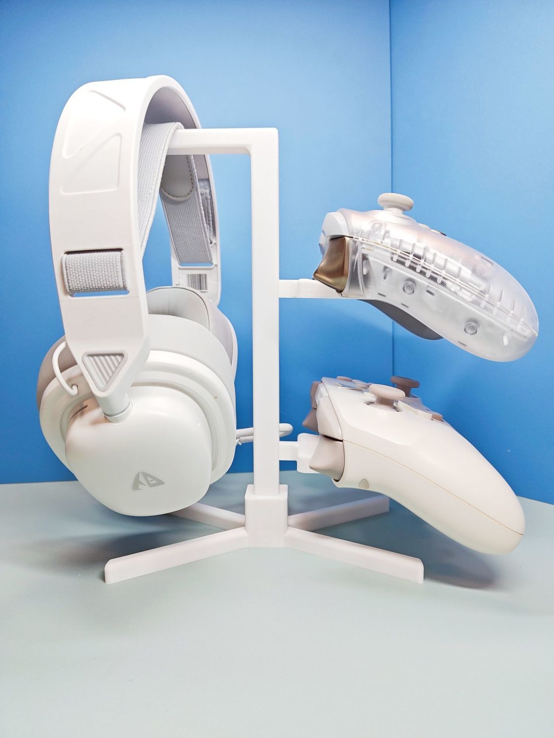 3in1 Gamepad Headphone 3d printed Stand and Dongle Holder