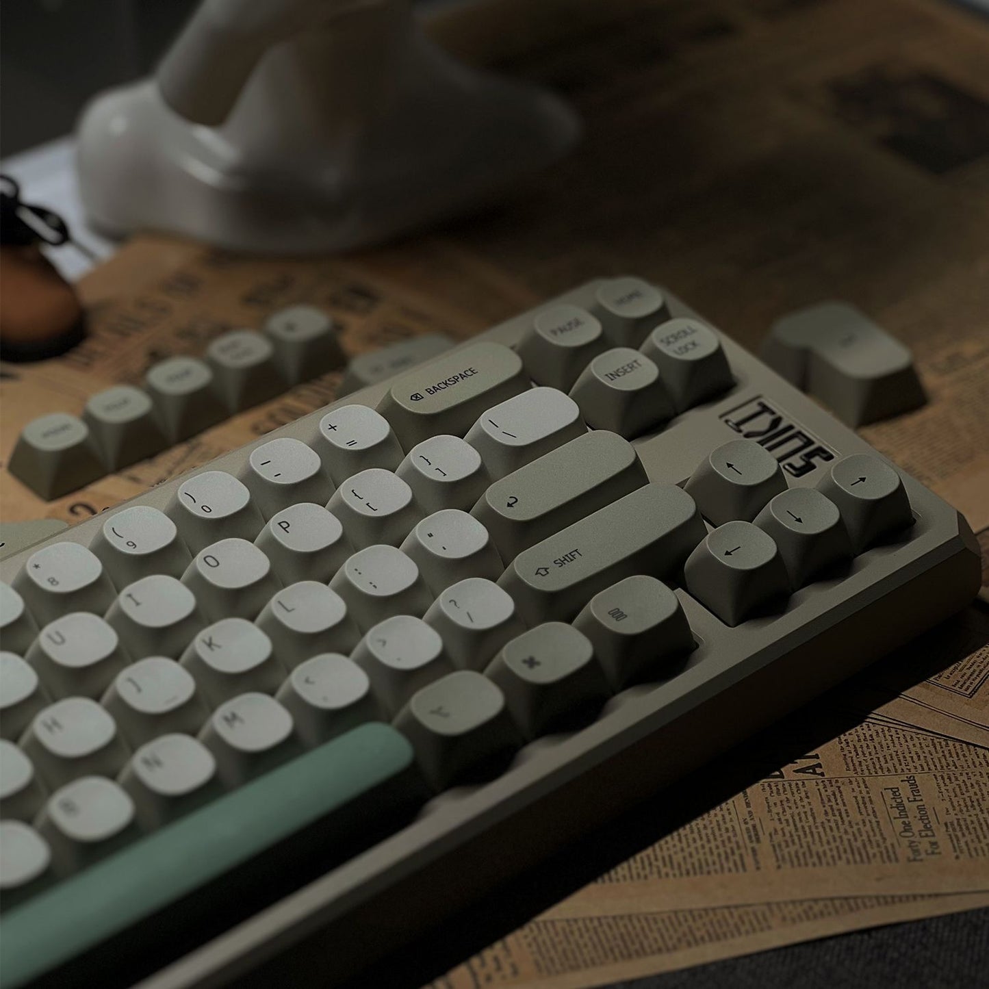 Retro Themed Mac Layout MA Profile PBT Keycaps Set